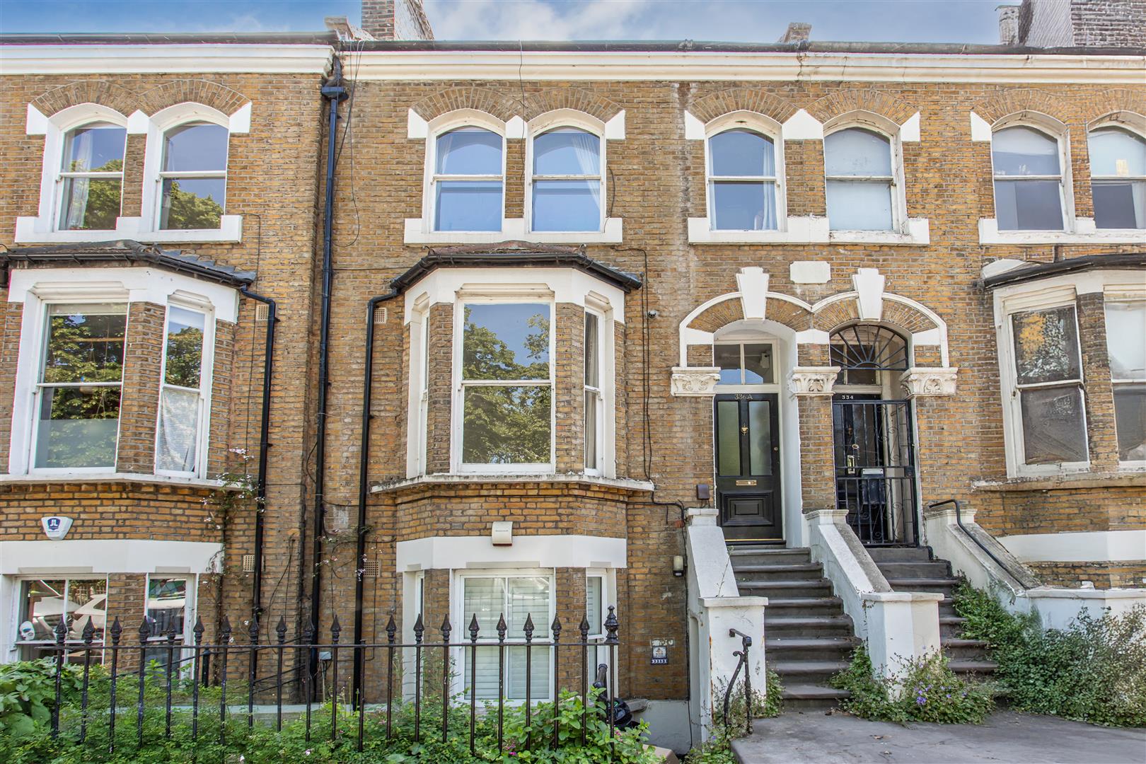 3 bed property in Old Ford Road, Victoria Park